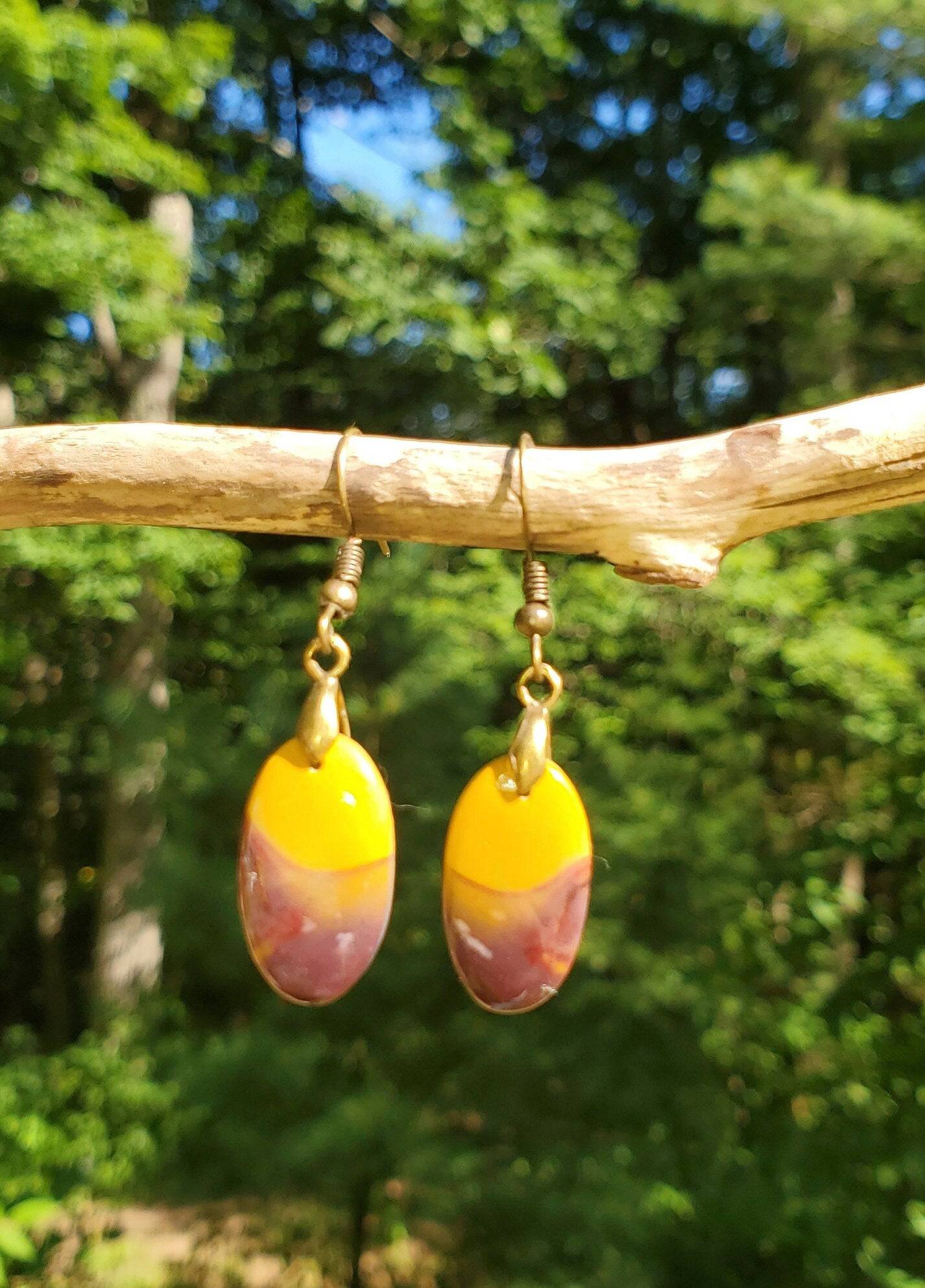 Mookaite Jasper Earrings. Jasper Jewelry. Antiqued Brass Wire Hooks. Crystal Accessories. - EarthyElementStudio