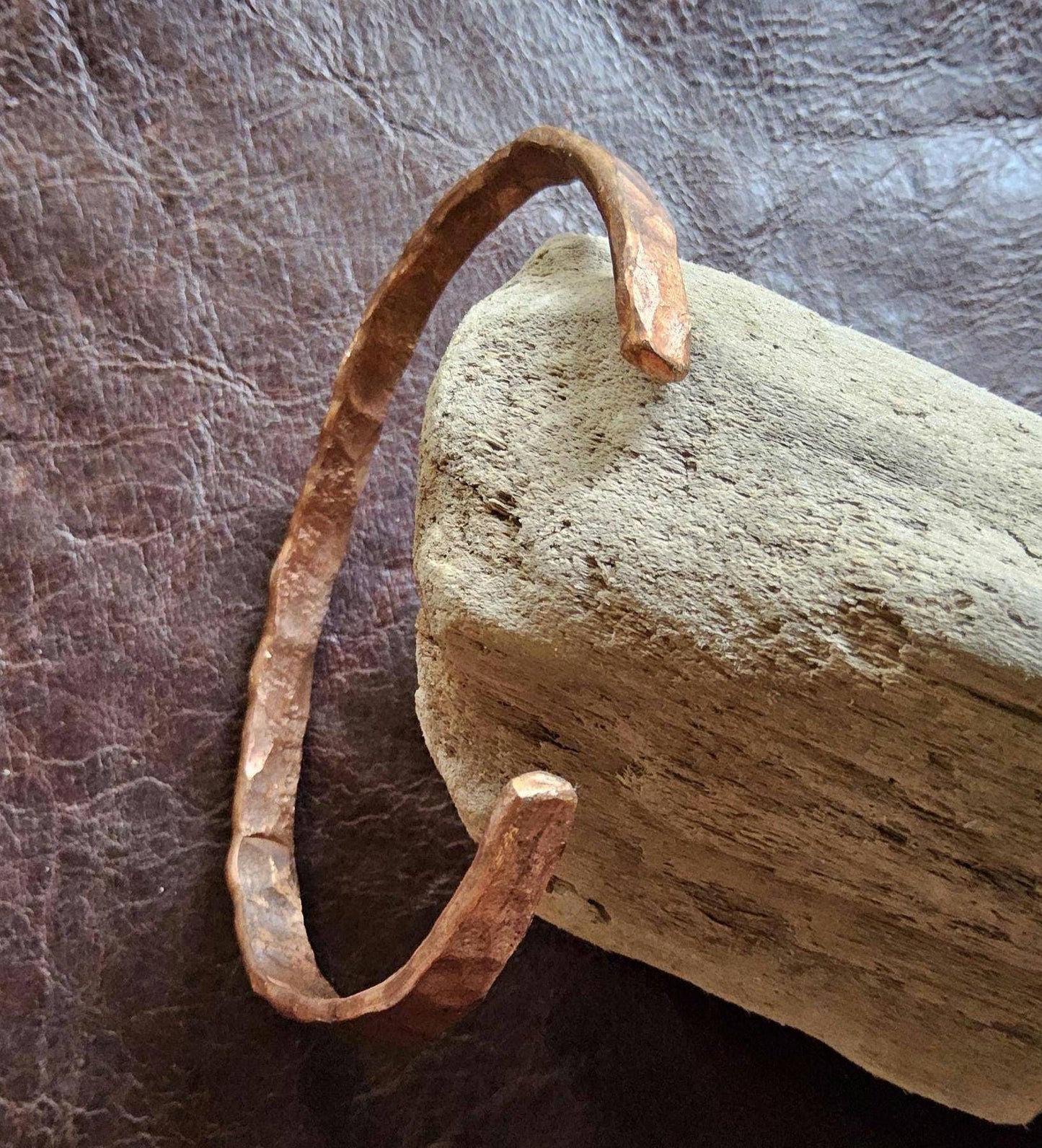 Handmade Copper Bracelet. Hand-Hammered Cuff. Organic Shape. Healing Crystal Jewelry. Natural Recycled Metal. Grounding. Rustic Bangle. - EarthyElementStudio