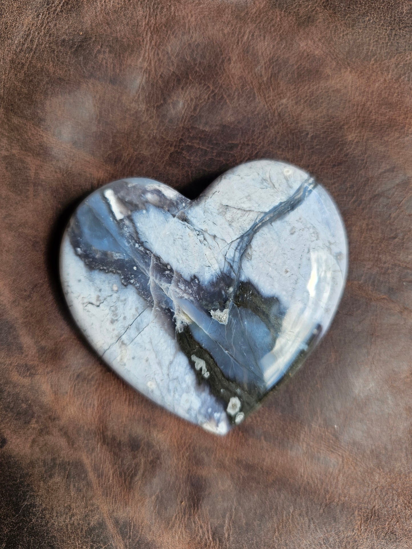 Large Purple Agate Heart. Chalcedony Crystal home decor - EarthyElementStudio
