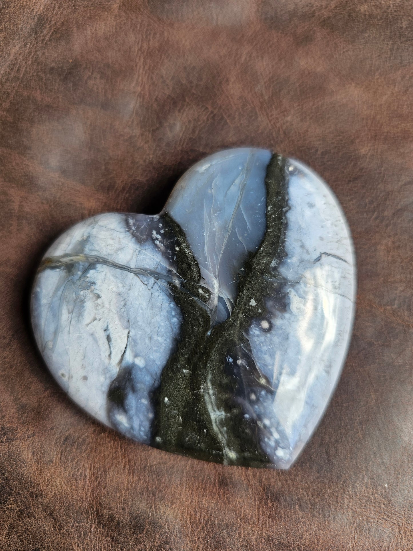 Large Purple Agate Heart. Chalcedony Crystal home decor - EarthyElementStudio