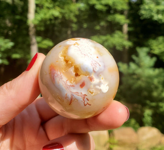 Beautiful Agate Sphere with druzy caves. Quartz. Meditation tools. Natural. Dendrites.