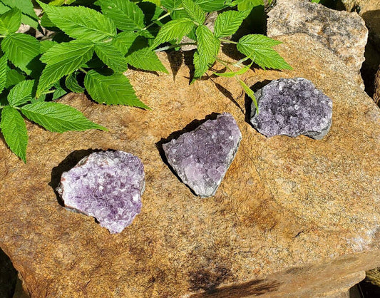 Raw Amethyst Cluster. Quartz Cluster. Purple Crystal. Natural Geode. Protection. Meditation. - EarthyElementStudio
