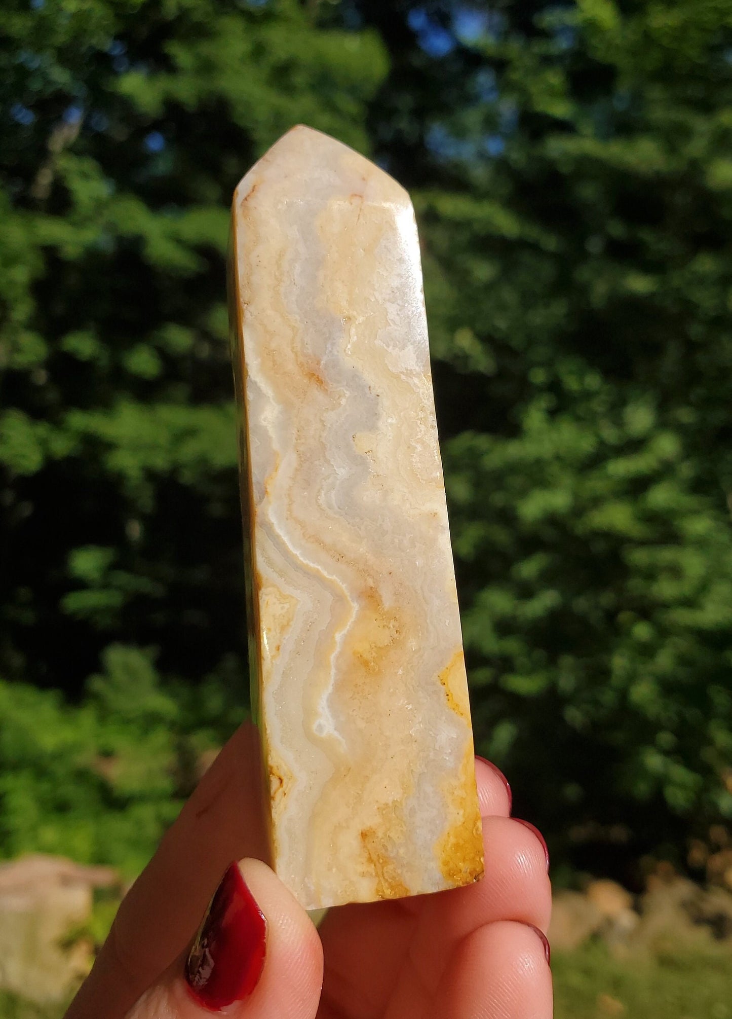 Banded Agate Tower/Point. Tan/ Yellow/ White. Natural crystal. Meditation tool.