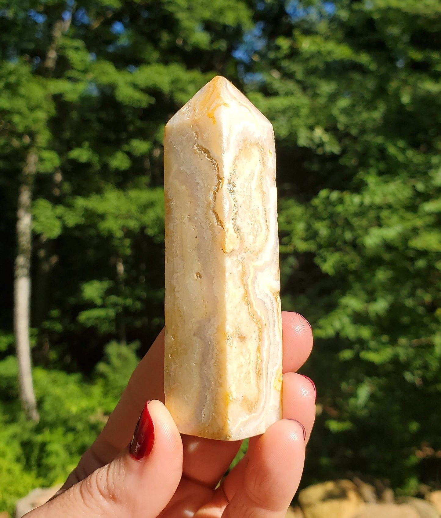 Banded Agate Tower/Point. Tan/ Yellow/ White. Natural crystal. Meditation tool.