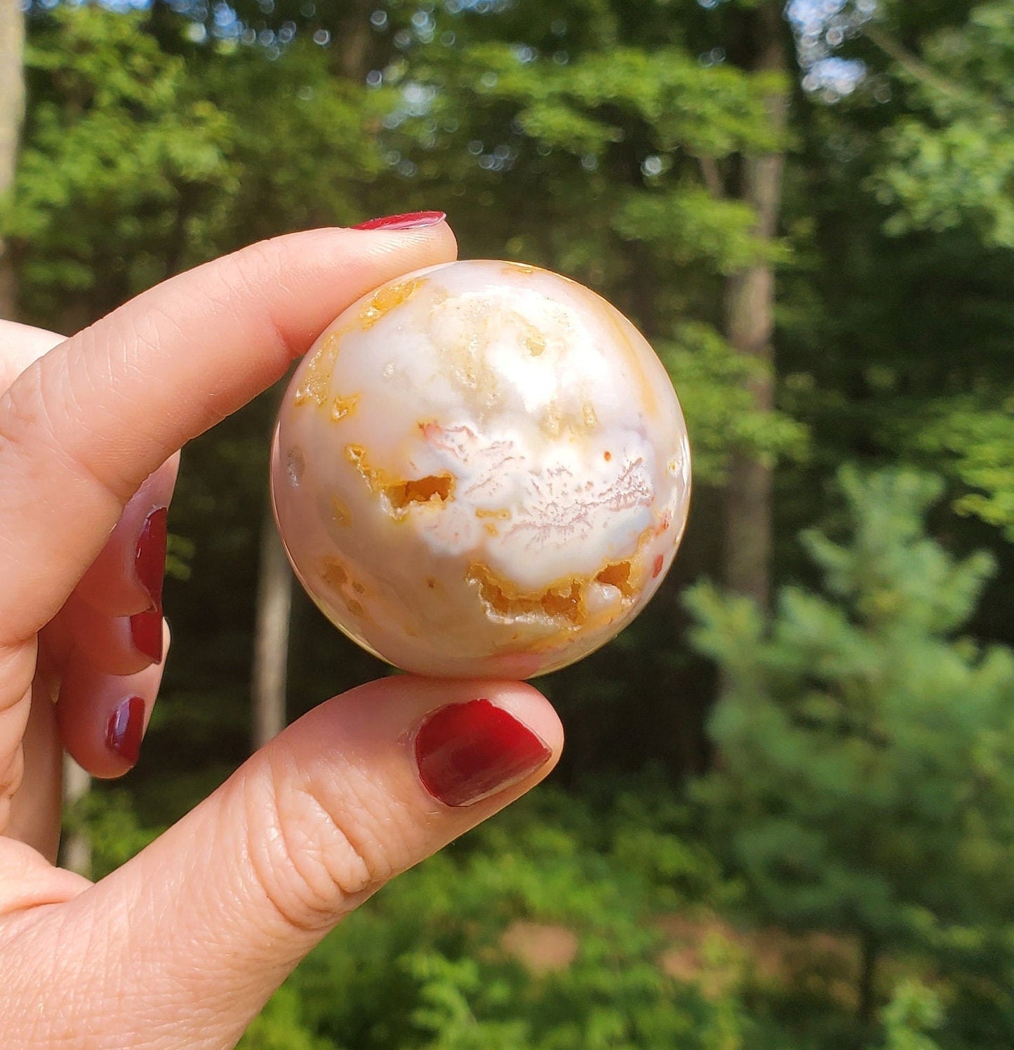 Beautiful Agate Sphere with druzy caves. Quartz. Meditation tools. Natural. Dendrites.