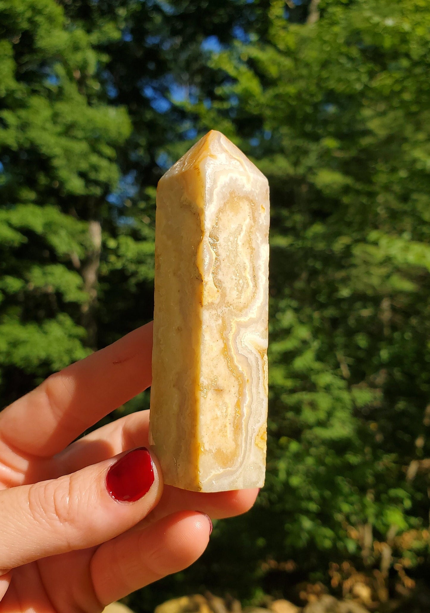 Banded Agate Tower/Point. Tan/ Yellow/ White. Natural crystal. Meditation tool.