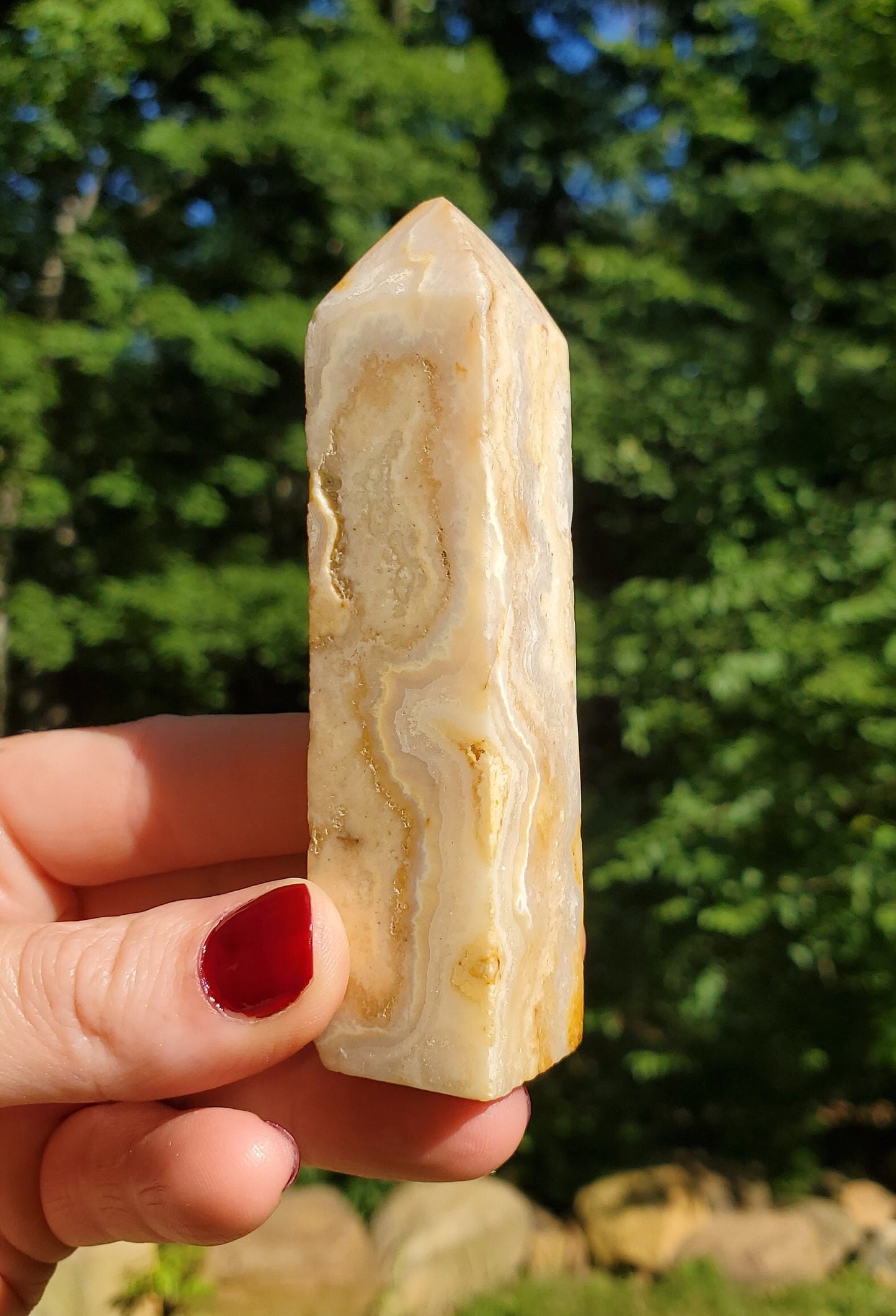 Banded Agate Tower/Point. Tan/ Yellow/ White. Natural crystal. Meditation tool.