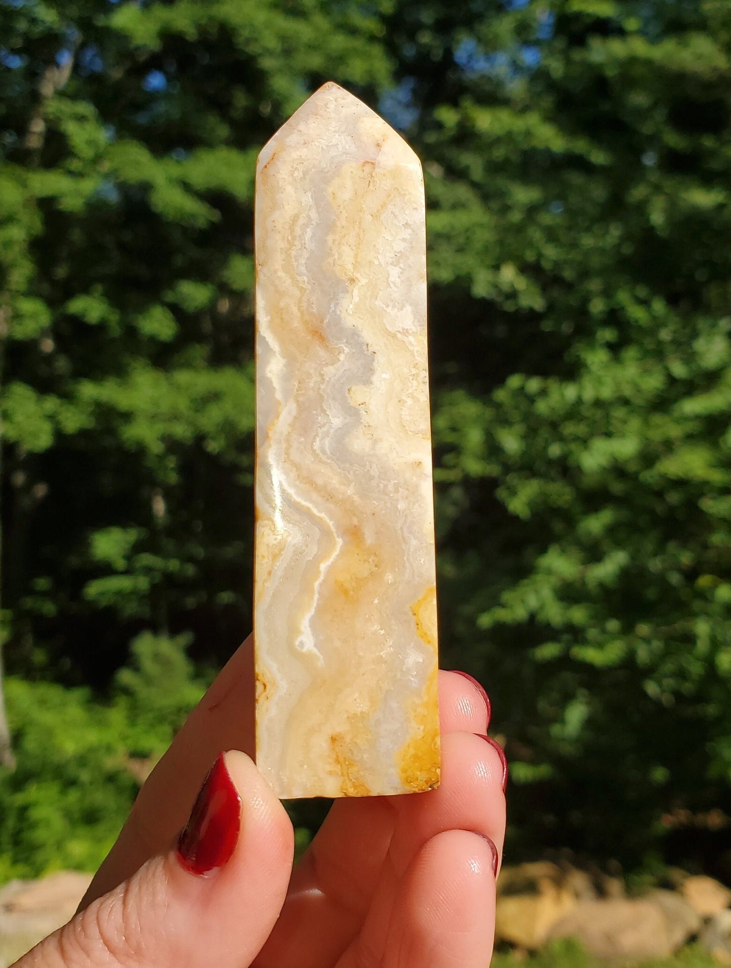 Banded Agate Tower/Point. Tan/ Yellow/ White. Natural crystal. Meditation tool.